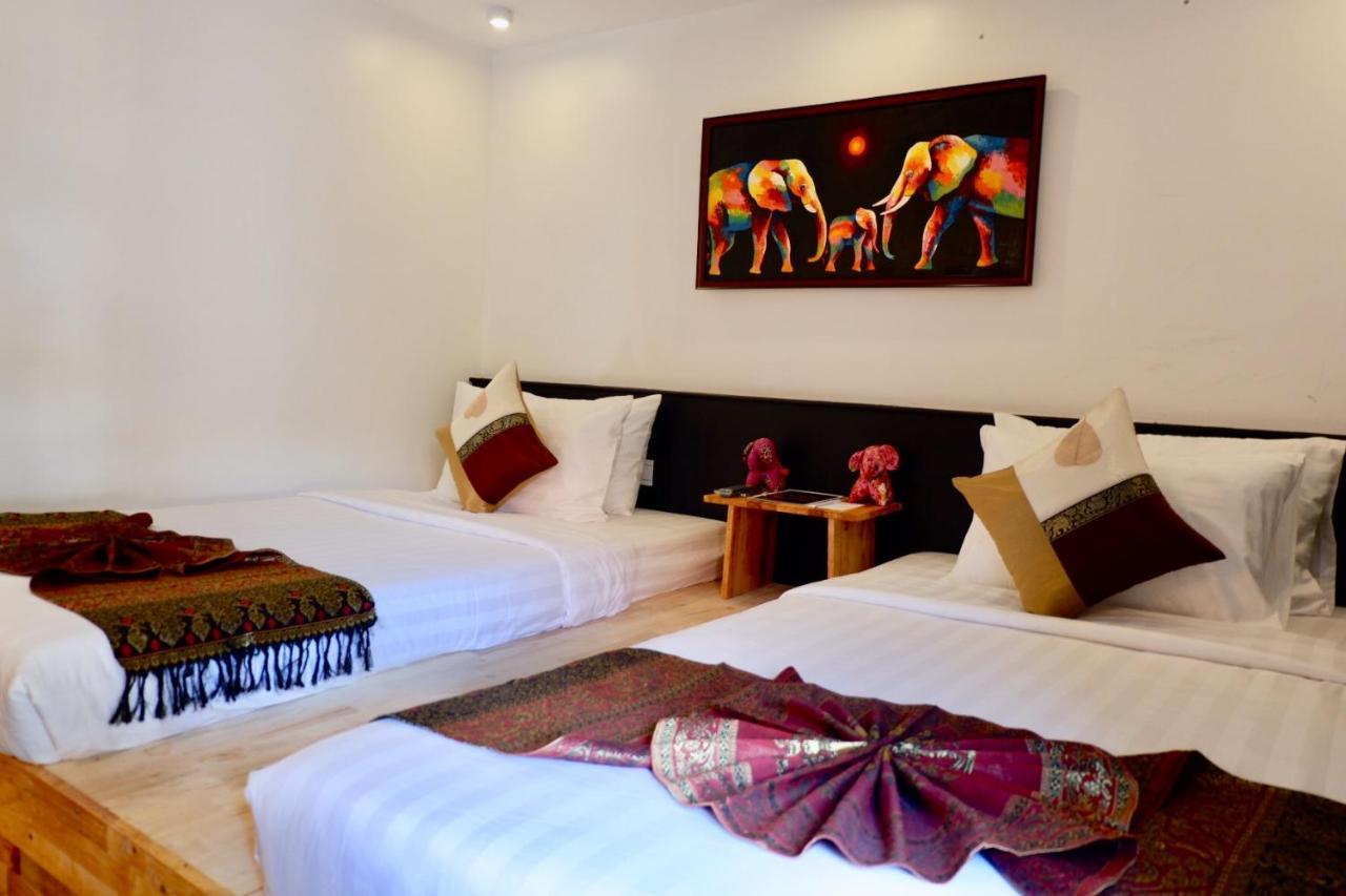 1004 Boutique Hotel เสียมราฐ ภายนอก รูปภาพ