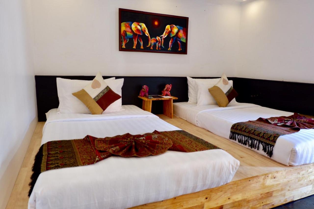1004 Boutique Hotel เสียมราฐ ภายนอก รูปภาพ
