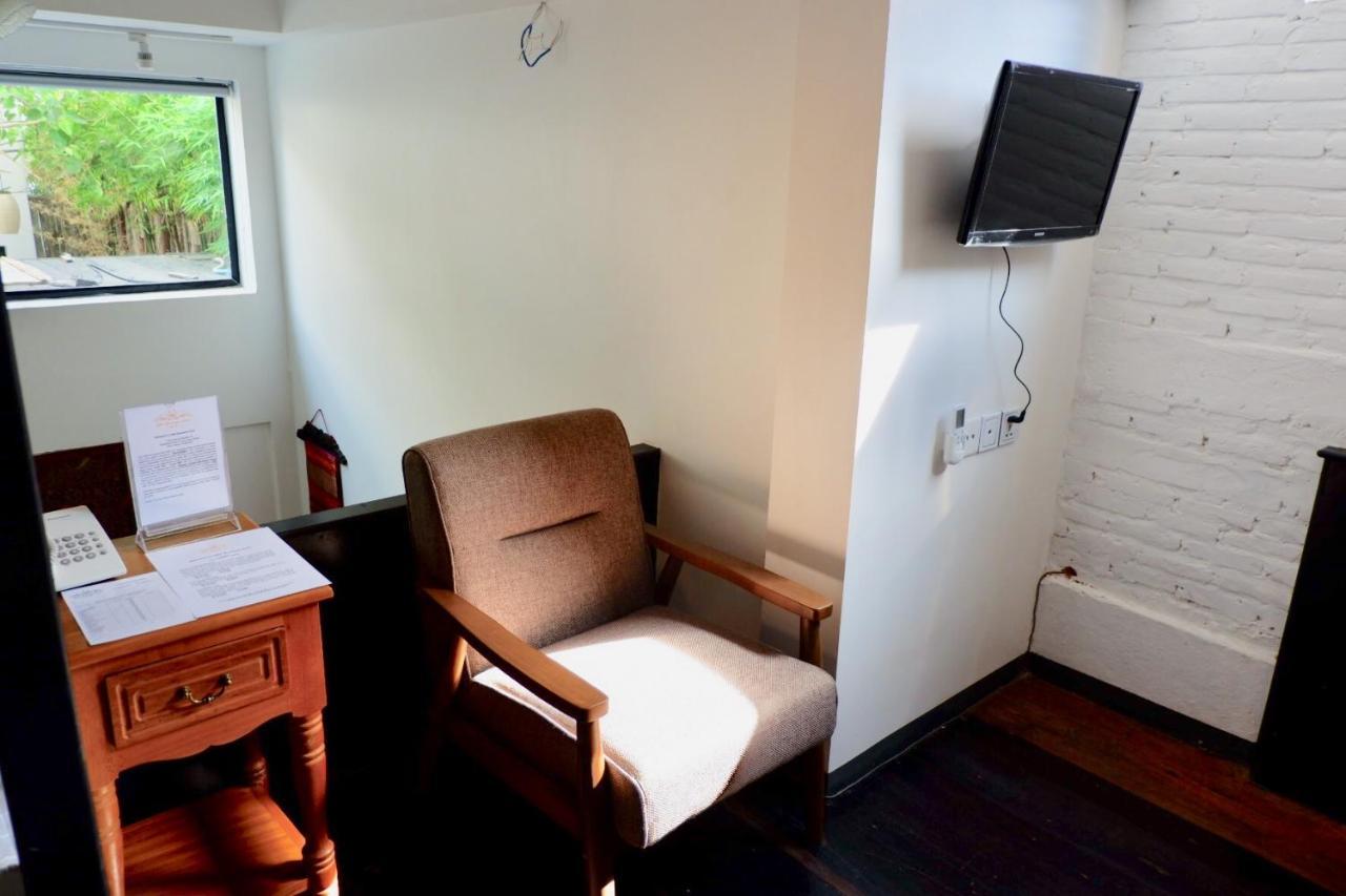 1004 Boutique Hotel เสียมราฐ ภายนอก รูปภาพ