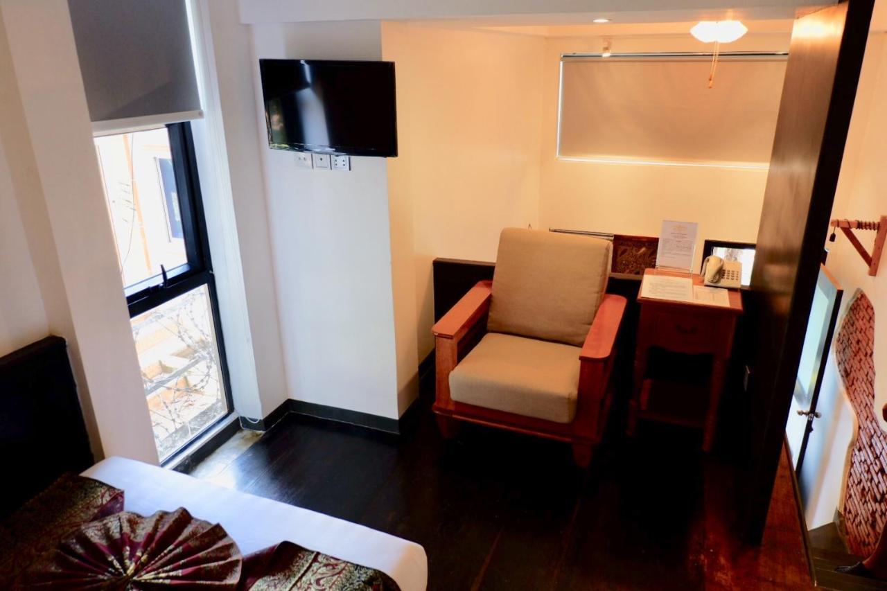 1004 Boutique Hotel เสียมราฐ ภายนอก รูปภาพ