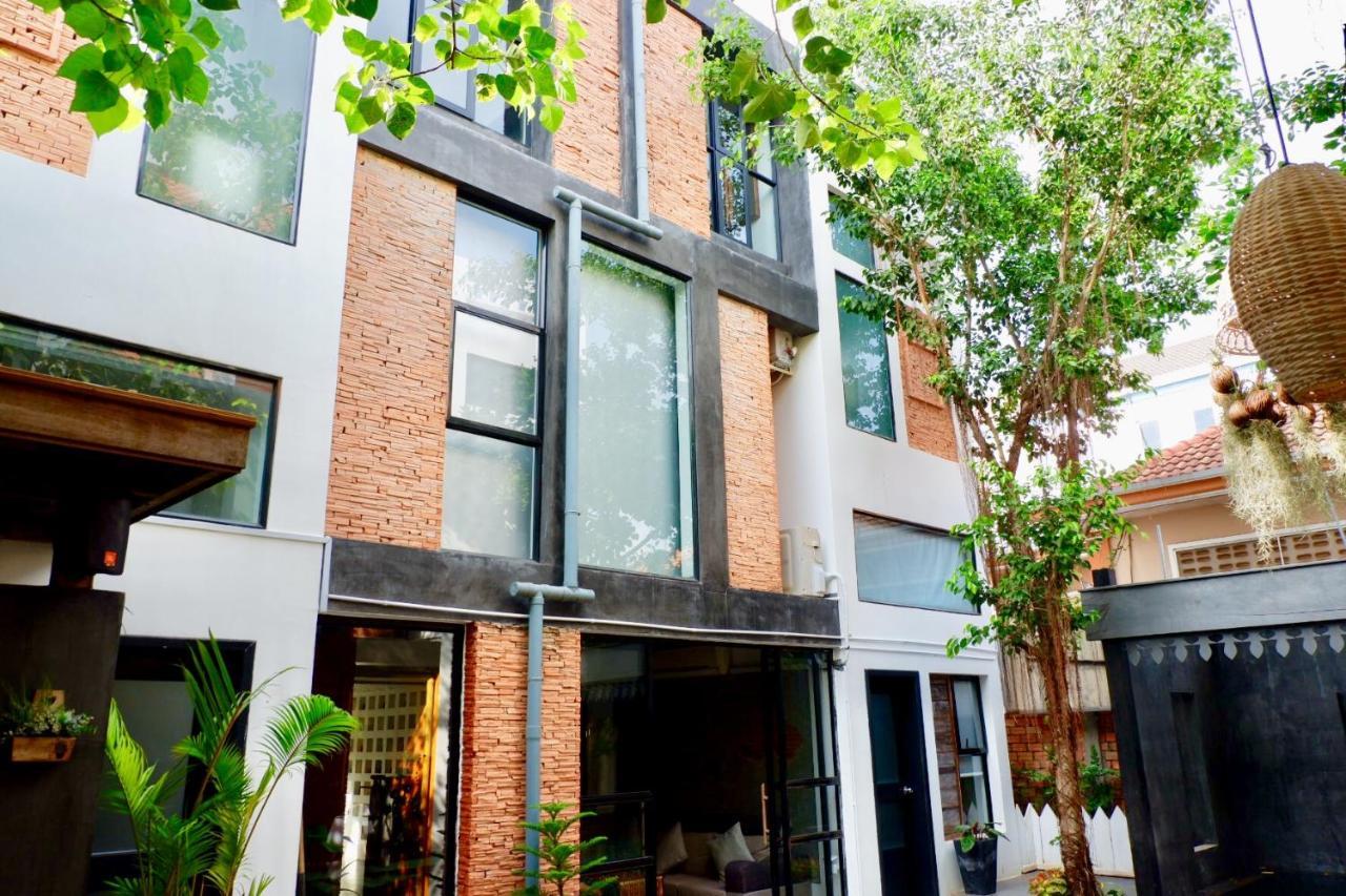 1004 Boutique Hotel เสียมราฐ ภายนอก รูปภาพ