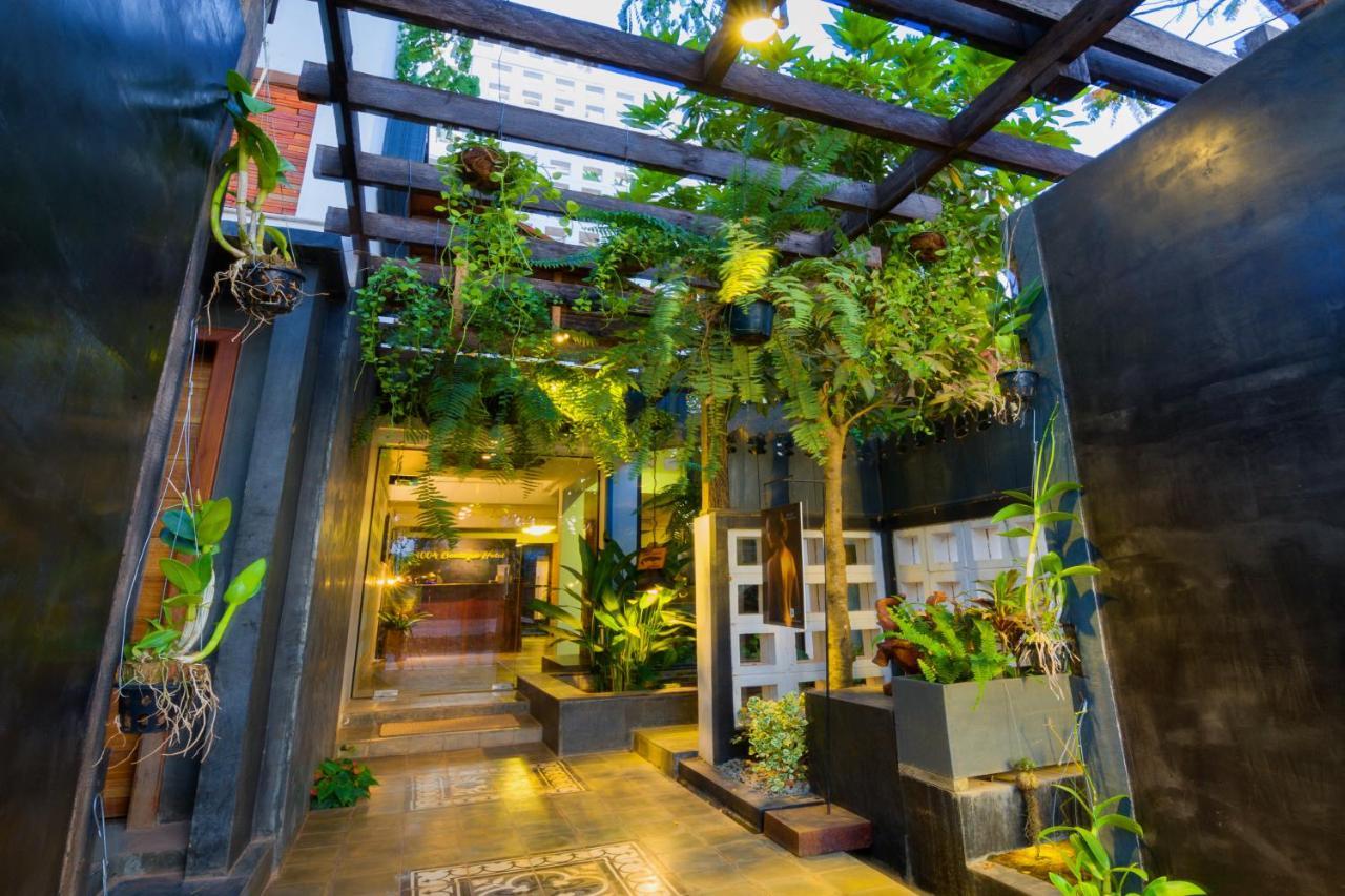 1004 Boutique Hotel เสียมราฐ ภายนอก รูปภาพ