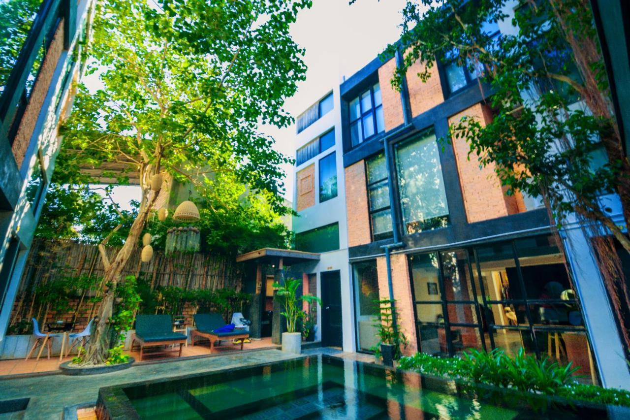 1004 Boutique Hotel เสียมราฐ ภายนอก รูปภาพ
