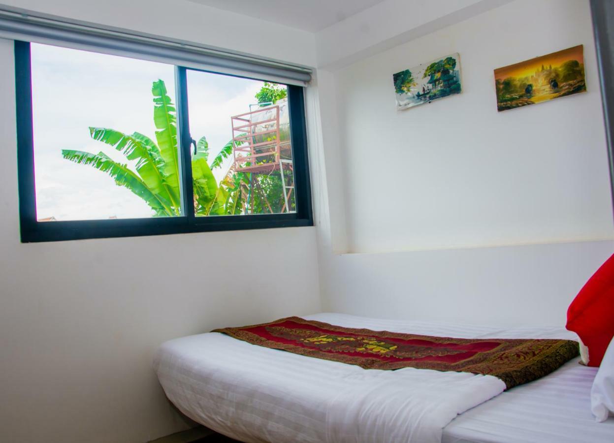 1004 Boutique Hotel เสียมราฐ ภายนอก รูปภาพ